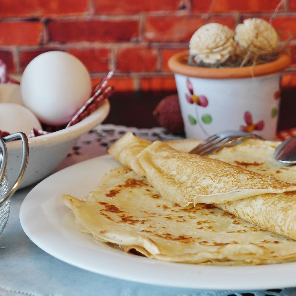 Palacinke are thin pancakes that are a favourite sweet Serbian food