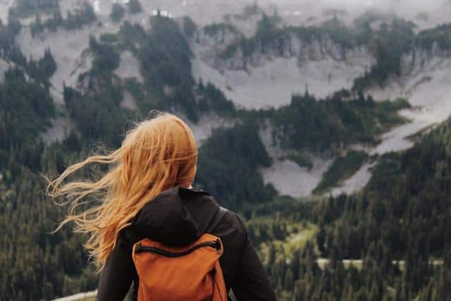 (If I had a lot of money, I would travel all the time.)
